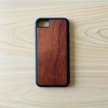 iPhone7/8/SE2/SE3 木製iPhoneケース 紫檀の木 滑り止め付 天然 木 木のケース iPhoneケース ウッドケース ローズウッド_画像2