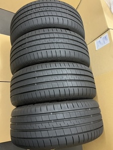 中古タイヤ４本セット　DUNLOP 235/45/17 2022年製(ほぼ新品タイヤ