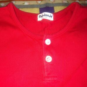 moujonjon・LOVE IS KEYSTONE・日本製・赤色・長袖・薄手・子供服の古着・M・サイズ6・胸囲（約）53〜59