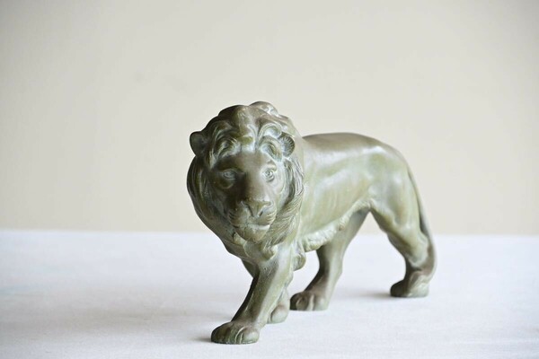 【骨董品】ライオン 置物 鉄 彫刻 美術品 獅子 洋インテリア 像