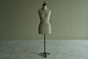 [ Junk ] Tokyo kiiyaKIIYA iron legs mannequin torso store furniture apparel display for women retro 