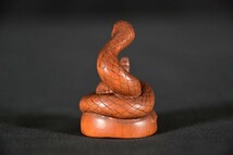 【古美術】蛇 根付 Netsuke 精密 彫刻 超絶技巧 彫塑 提げもの 提物 形彫 へび ヘビ とぐろ_画像3