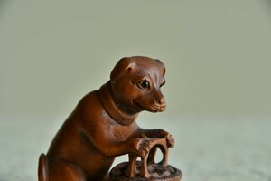 【古美術】狗 根付 Netsuke 精密 彫刻 超絶技巧 いぬ 古玩 レトロ 柘植