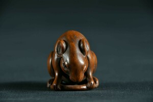 【骨董品】ねずみ 根付 Netsuke 精密 彫刻 超絶技巧 彫塑 提げもの 提物 形彫 鼠 干支