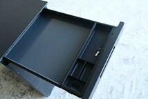 【傷あり】コクヨ 黒 3段ワゴン ロングレール 書類 事務用品 収納 キャビネ サイドキャビネット デスクサイド サイドワゴン_画像5