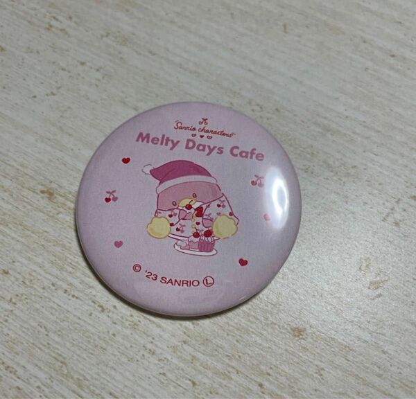 Melty Days Cafe サンリオ　ホカンス タキシードサム　缶バッチ