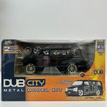 未開封 Jada TOYS DUB CITY 1/24 CHEVY ASTRO VAN 2001 Black シェビー アストロバン シボレー カスタム アメ車 ミニカー ローライダー_画像1