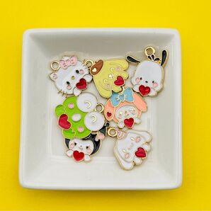 サンリオチャーム 10個 ¥250 デコパーツ