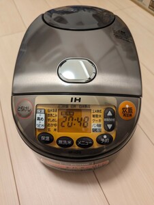 象印 炊飯器 5.5合 IH式 極め炊き ブラウン NP-VQ10