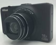 T13☆【通電のみ確認】Nikon COOLPIX S9300 クールピクス コンパクトデジタルカメラ デジカメ アダプター付き 現状品 ジャンク品 ☆_画像6