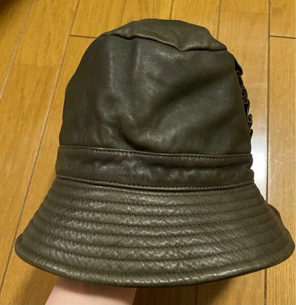 S+ kiki エスキキ　帽子　カーキ　ラムレザー　羊革　フリル