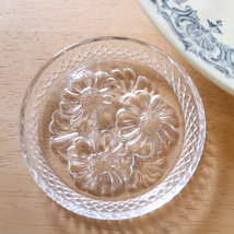 『マーガレット..ガラスのコースター』フランス アンティーク クリスタル ビンテージ 皿 お花 コースター 小皿 ガラス皿 お菓子皿 A_画像3