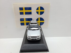 1/43 MINICHAMPS VOLVO V40 1:43 ミニチャンプス ボルボ V40 シルバー ボルボ純正 ディーラー特注 スウェーデン・フラグステッカー付き