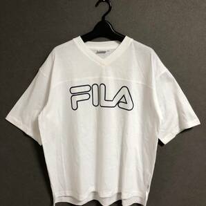 新品 国内正規 FILA ロゴ プリント ワイド Vネック Tシャツ FM4524 M ホワイトの画像1