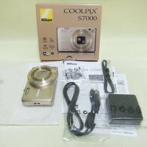 ほぼ新品 Nikon COOLPIX S7000 光学20倍ズーム コンパクト デジタルカメラ