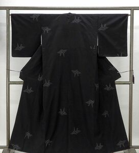 紬 未着用美品 正絹 舞鶴模様 身丈162cm 裄丈65.5cm 結城紬 未使用 新古品 つむぎ 着物 d0584