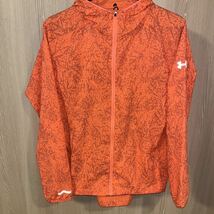 ◆極美品◆UNDER ARMOUR ウーブン プリント フーディー(ランニング/パーカー) 1319946 レディース　サイズLG_画像3