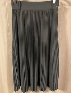 * beautiful goods *HYKE pleated skirt size 2