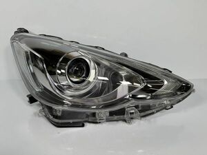 極美品/破損キズなし アクア NHP10 中期 純正 右ヘッドライト 右ライトAssy LED インナークローム 81110-52K60 52-293 H 管理21923