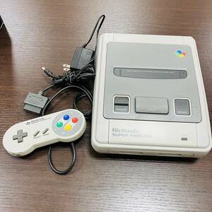 ♯5488①★Nintendo スーパーファミリーコンピュータ 任天堂 箱無し 動作未確認 ジャンク品 ゲーム機 ゲーム機器 当時物★現状保管品