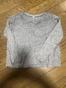 ユニクロ長袖Tシャツ 120サイズ双子②