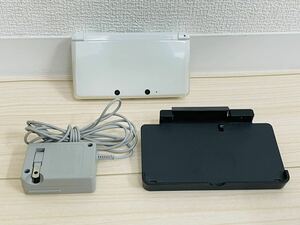 ニンテンドー3DS ピュアホワイト 動作品 本体 タッチペン スタンド 充電器 付属 初期化済み Nintendo 3DS ニンテンドー 任天堂 中古