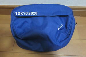 新品B品 asics アシックス TOKYO2020 オリンピック かばん ショルダーバッグ ボディバッグ 青系 O2402D