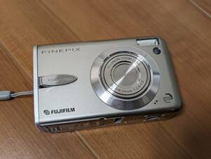 【xDカードリーダ付き】 FUJIFILM FinePix F30