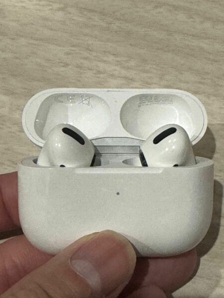 Apple AirPods Pro 第一世代　lightning A2084