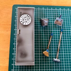 メガハウス 学校のおもいで 掃除のロッカーセット バケツ ちりとり 箒 モップ ドールハウス ミニチュア 送料無料