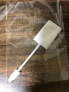 Apple USB-C - SDカードリーダー ホワイト 純正品