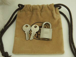  Hermes south capital pills key 2 piece mat silver pado lock key 107@ 173