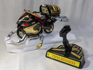 仮面ライダークウガ トライゴウラム