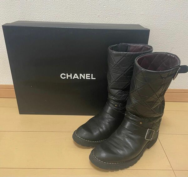 レア　激安　シャネル　 レザー　ココマークストラップ エンジニアブーツ　 レザーブーツ CHANEL ブラック ブーツ