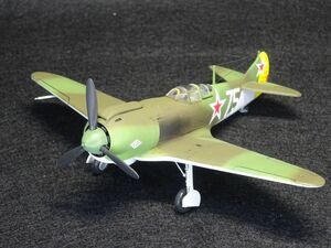 イタレリ 1/72 ラボーチキン La-5FN ソビエト空軍 全塗装完成品