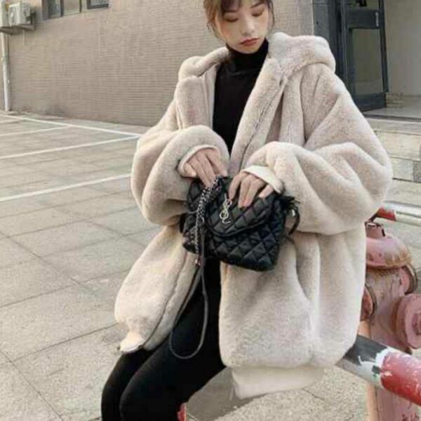 新品 【即発送】フード付 もふもふで暖かい ボリュームファーコート ボアブルゾン 韓国ファッション