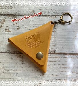 ★ハンドメイド★三角コインケース★ねこちゃん★オイルレザー★ヌメ革★オイルレザー★handmade★ネコ★猫★