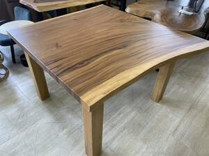 一枚板　125　アカシア　ダイニングテーブル　テーブル　木製　机　つくえ　食卓　一枚板テーブル　1枚板　食卓机　食卓テーブル　無垢材