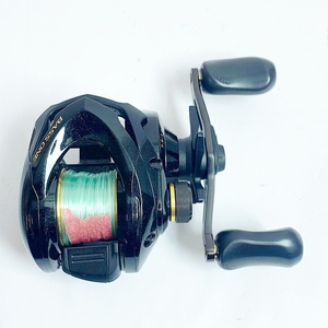 ★★ SHIMANO シマノ 17バスワンXT　150　 RH　BASS ONE　 ベイトリール　 03731 やや傷や汚れあり