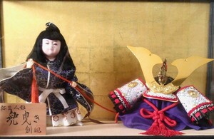 美品【匿名配送・送料込み】五月人形 兜引き ガラスケース飾り 弥生人形 端午の節句 日本人形