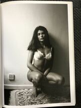 小沢愛子 写真集 『女の下着心』 1991年9月15日 初版発行 外国人 モノクロ 下着 ランジェリー 美女★W４０a2402_画像4