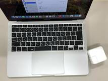 ★美品 MacBook Air 13.3インチ 2020年 M1チップ 充放電3回 256GB/8GB 最大容量100% MGN63J/A シルバー YM0001 1 _画像5