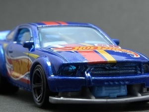 ★★★日曜夜★未開封新品★2005 FORD MUSTANG★MUSTANG 50TH ANNIVERSARY HOT WHEELS COLLABORATION MODEL★HOT WHEELS