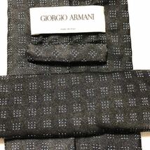 ■美品■GIORGIO ARMANI ジョルジオアルマーニ　ネクタイ　スクエア　ドット　総柄　シルク100% イタリア製　ビジネス　ブラック_画像6