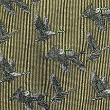 ■美品■HERMES エルメス　ネクタイ　飛ぶ鳥　鴨　総柄　シルク100% フランス製　グリーン_画像8