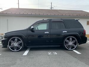  Chevrolet Trail Blazer -26 -inch large diameter wheel USA made LEXANI Regza - two rare Regza -niADVOCATE chrome / black in sa-to