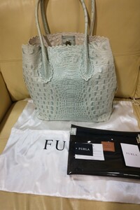 ★超美品　FURLA フルラ クロコダイル 型押し レザー 本革 ハンド トート バッグ ブルー脱着ポーチ付き 未使用に近い状態 