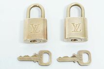 【良好品】Louis Vuitton パドロック 鍵 南京錠 ゴールド 金 カデナ チャーム キー 2個セット PADLOCK バッグ用品 アクセサリー 342_画像7