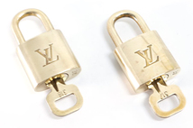 【美品】Louis Vuitton パドロック 鍵 南京錠 ゴールド 金 カデナ チャーム キー 2個セット PADLOCK バッグ用品 アクセサリー 317 318_画像5