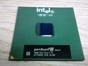 インテル　Intel PentiumⅢ 1000MHz　Socket 370　SL4MF